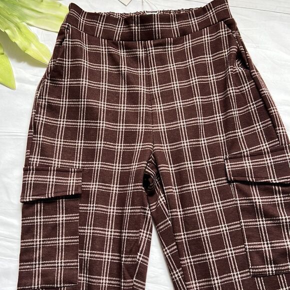 ⭐️nwt Revamped Plaid Cargo Jogger Pants⭐️ - Picture 3 of 8